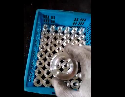 【常州】汽車(chē)零部件行業(yè)姚總選擇鄧氏全自動(dòng)切鋁機(jī)配套生產(chǎn)