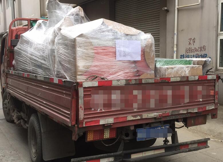 【蘇州】門(mén)窗幕墻企業(yè)用鄧氏鋁型材切割機(jī)并在豐金銳刀具廠修磨鋸片